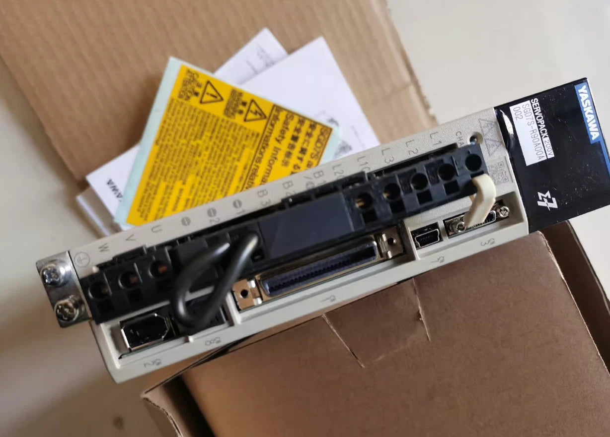 Yaskawa SGD7S-R90A00A002 AC Servo Drive Free fast shipping/da #P