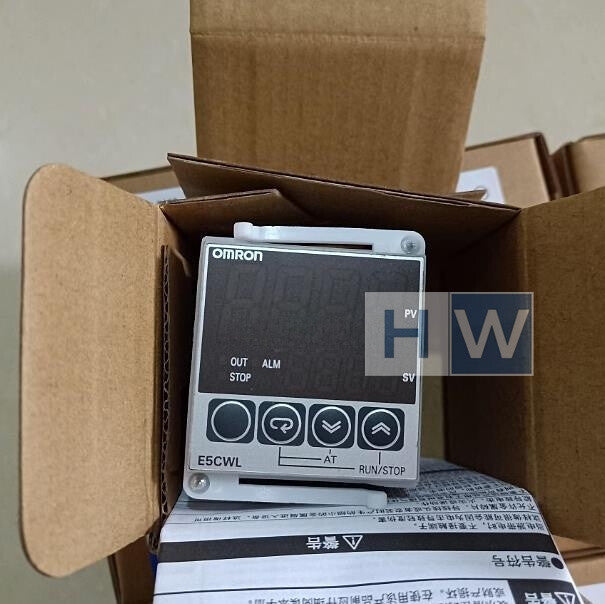1PC  Omron Temperature Controller E5CWL-R1TC