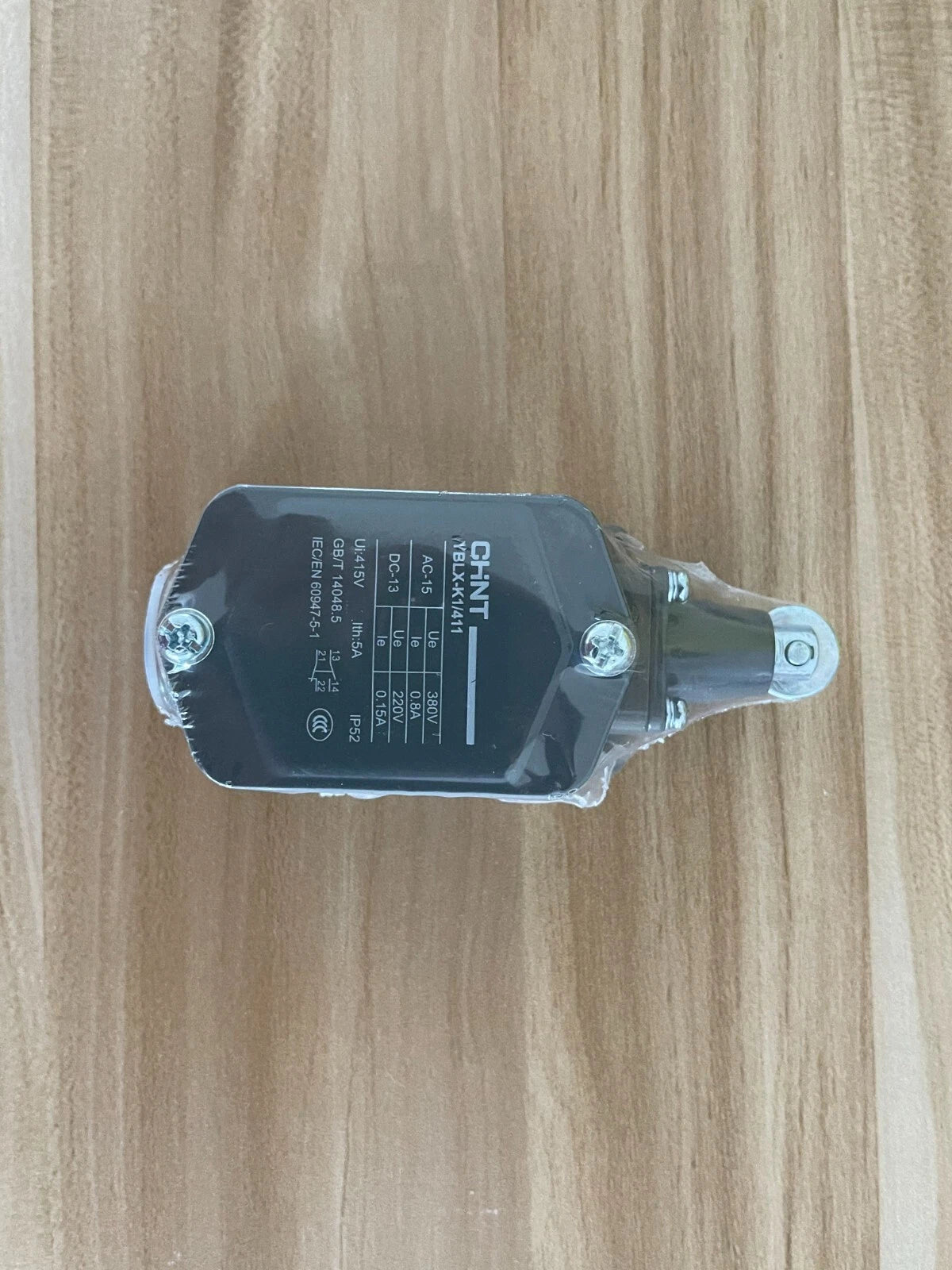 1PCS  CHINT YBLX-K1/411 Travel switch  Free shipping  #P