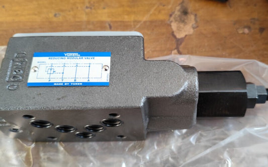 1PC  Yuken MRA-03-B-30 Stacked pressure reducing valve