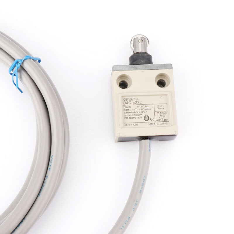 1PC Omron D4C-2220 D4C-2224 D4C-2320 D4C-4232 D4C-4233 D4C-4332 Controls Switch