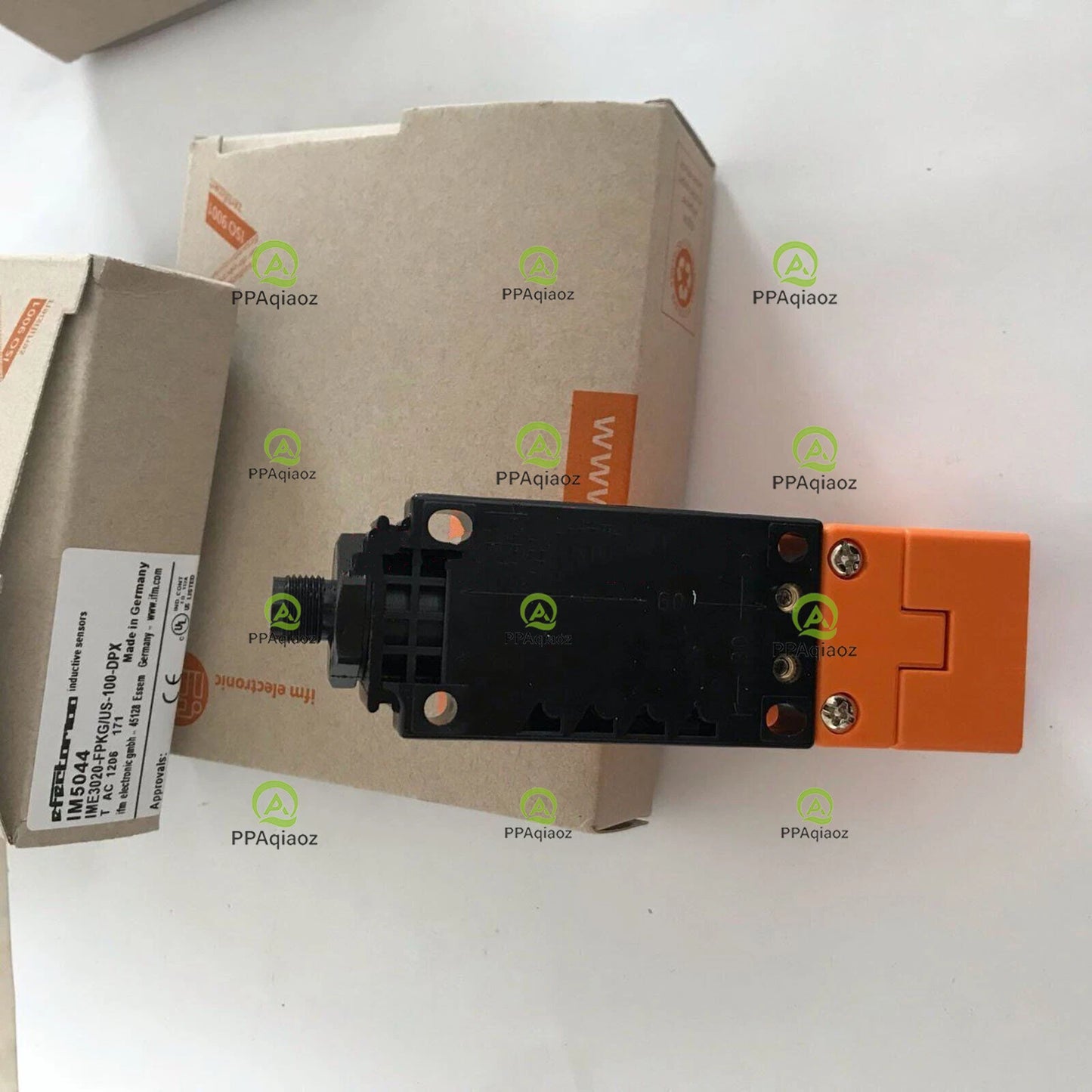 IFM IM5044 1PC  Proximity Switch Sensor Free Shipping