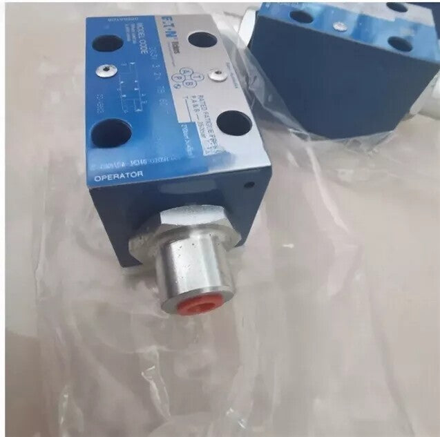 1PCS  Vickers DG3V-3-2N-7-B-60 Hydraulic Directional Control Valve