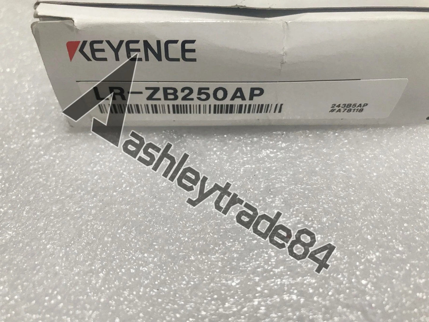 1PCS  KEYENCE CMOS Laser Sensor LR-ZB250AP LRZB250AP #P