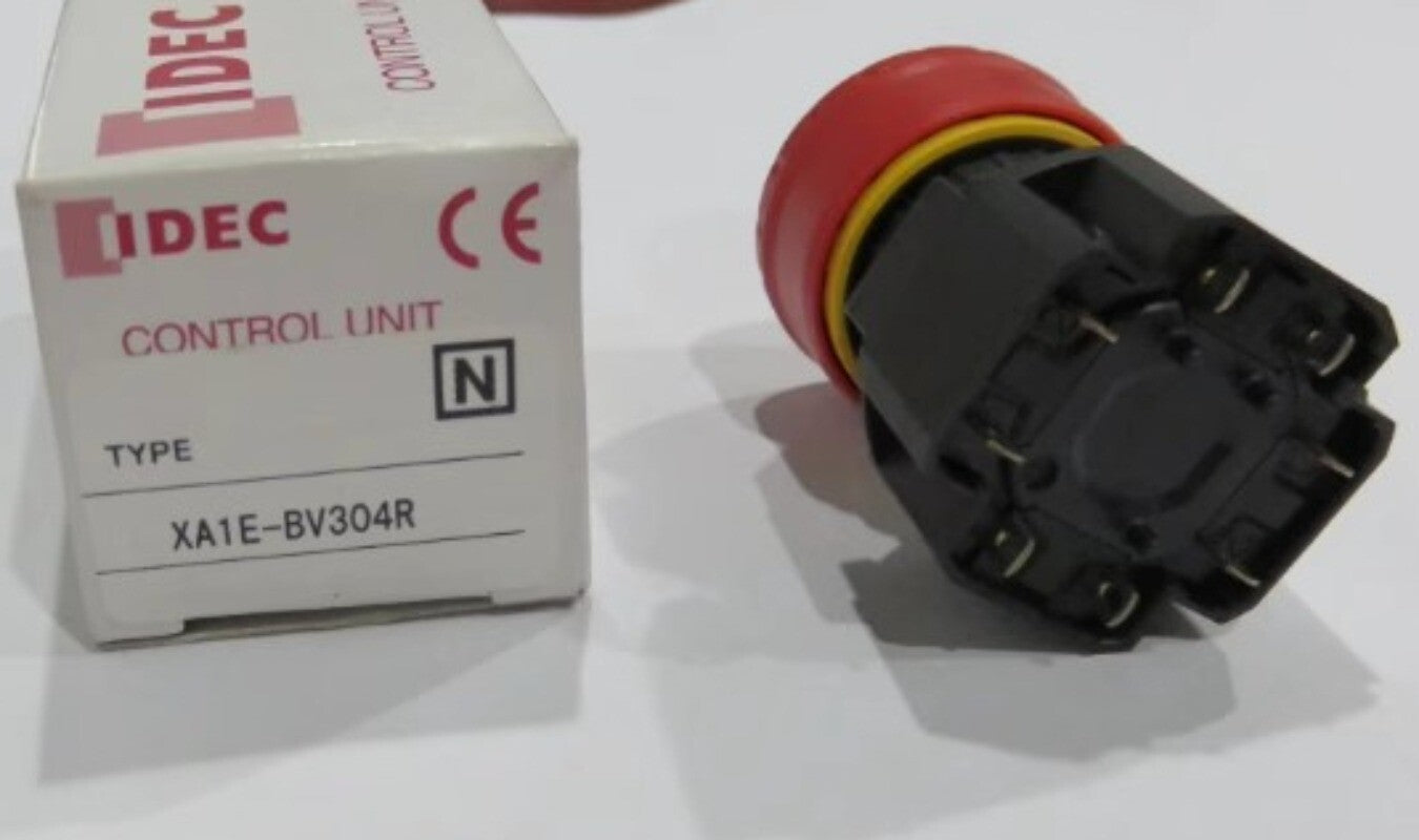1pcs IDEC XA1E-BV304R Button Switch