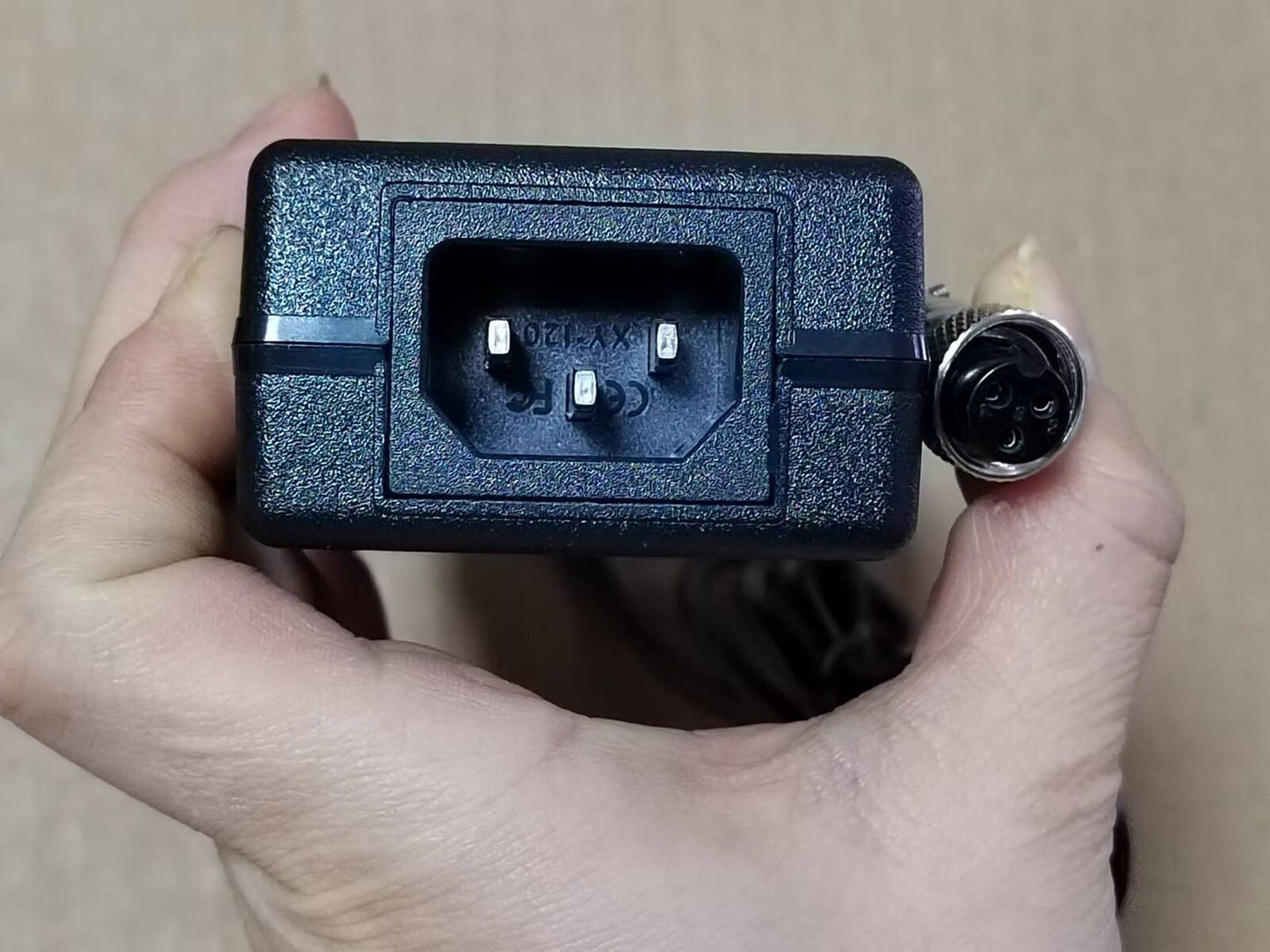 Jinkewei GOLDWAY UT4000A ECG monitor power adapter small three hole plug