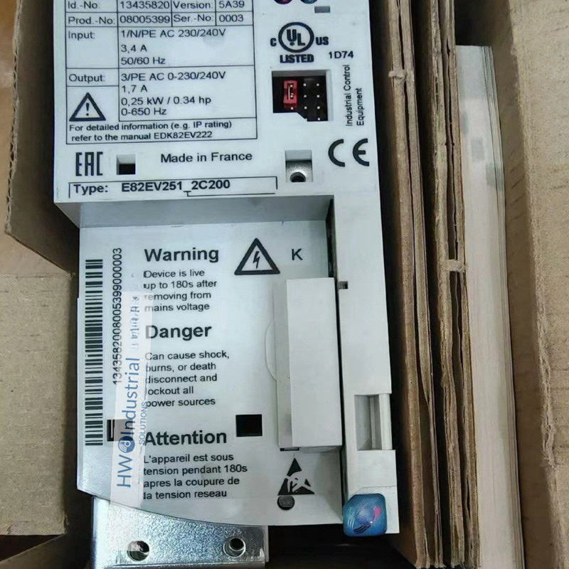 1/Piece  E82EV251K2C200 E82EV251-2C200 1-240V 0.25KW Lenze Inverter