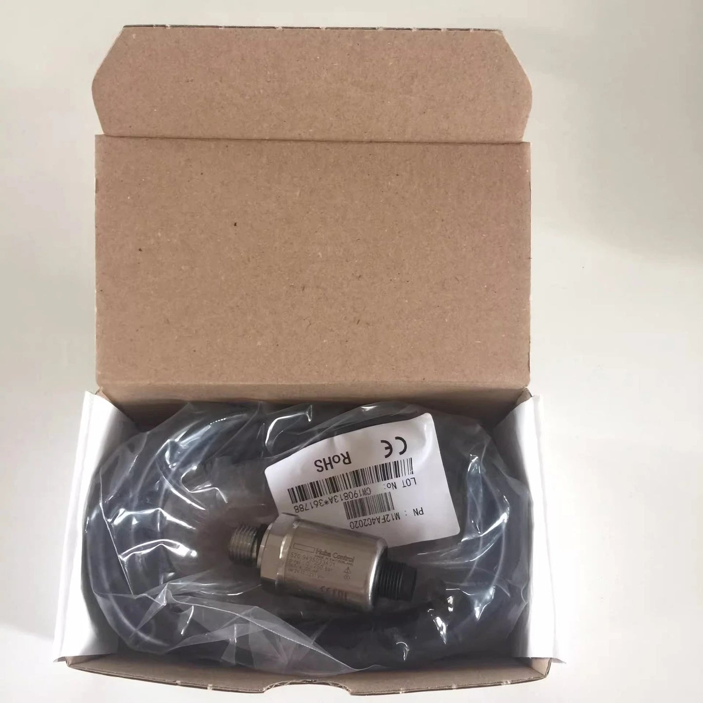 1pcs HUBA control pressure sensor transmitter 520.943S033401 0-250BAR 4-20mA #P