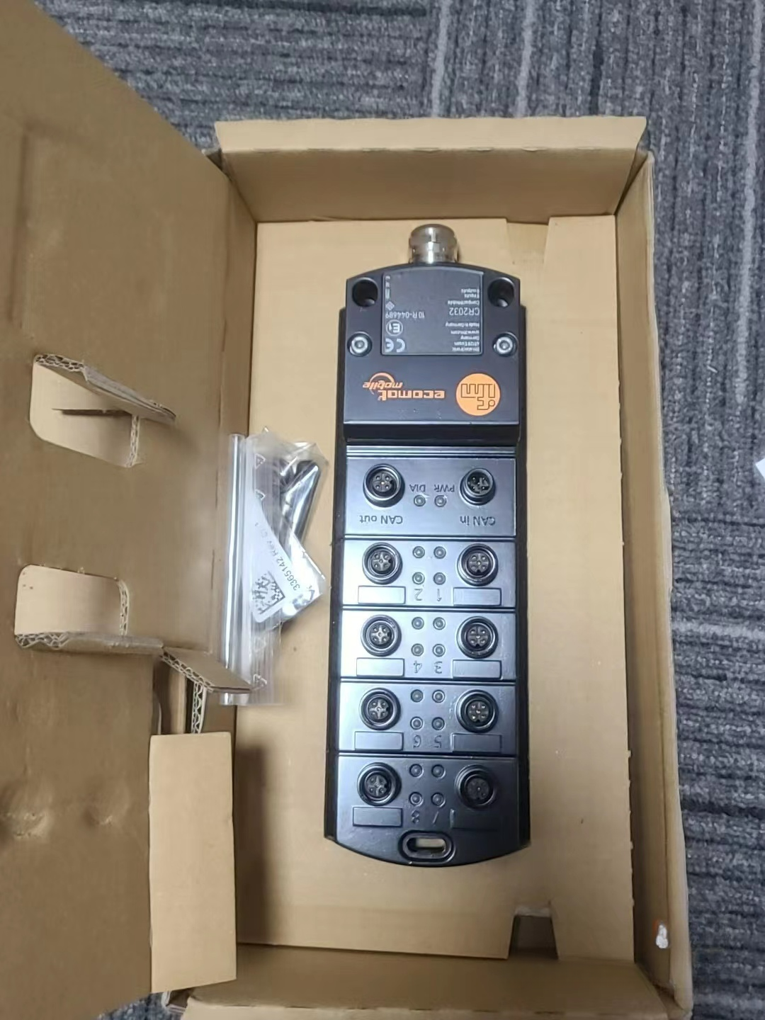 1pcs 　IFM CR2032  IO Module