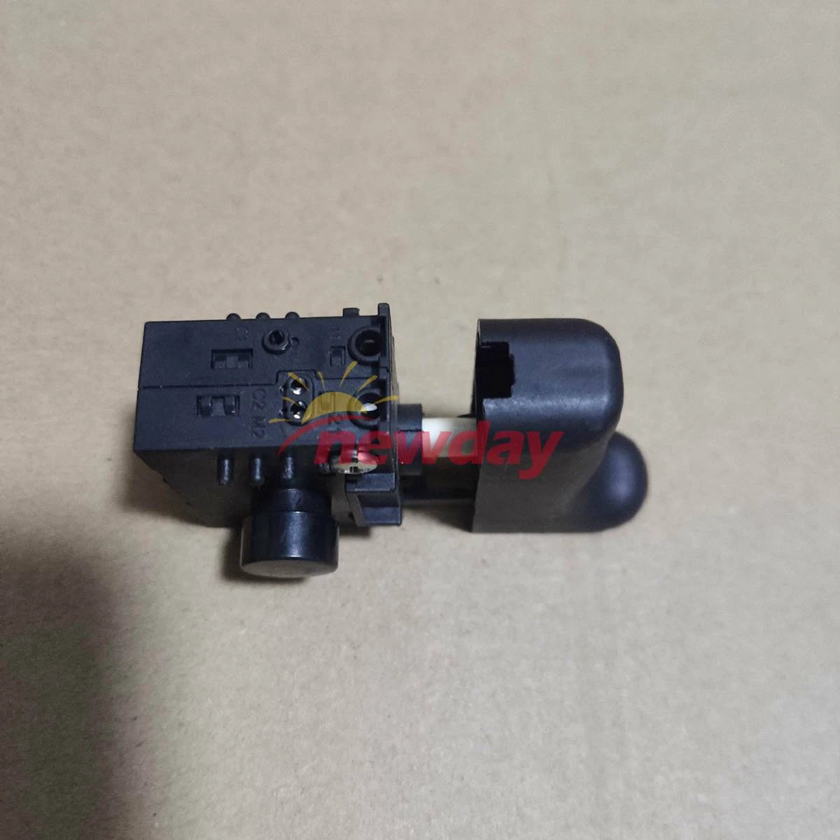 1PCS 6512962 C3MA-2L-S 8A125VAC 6A250VAC Trigger switch