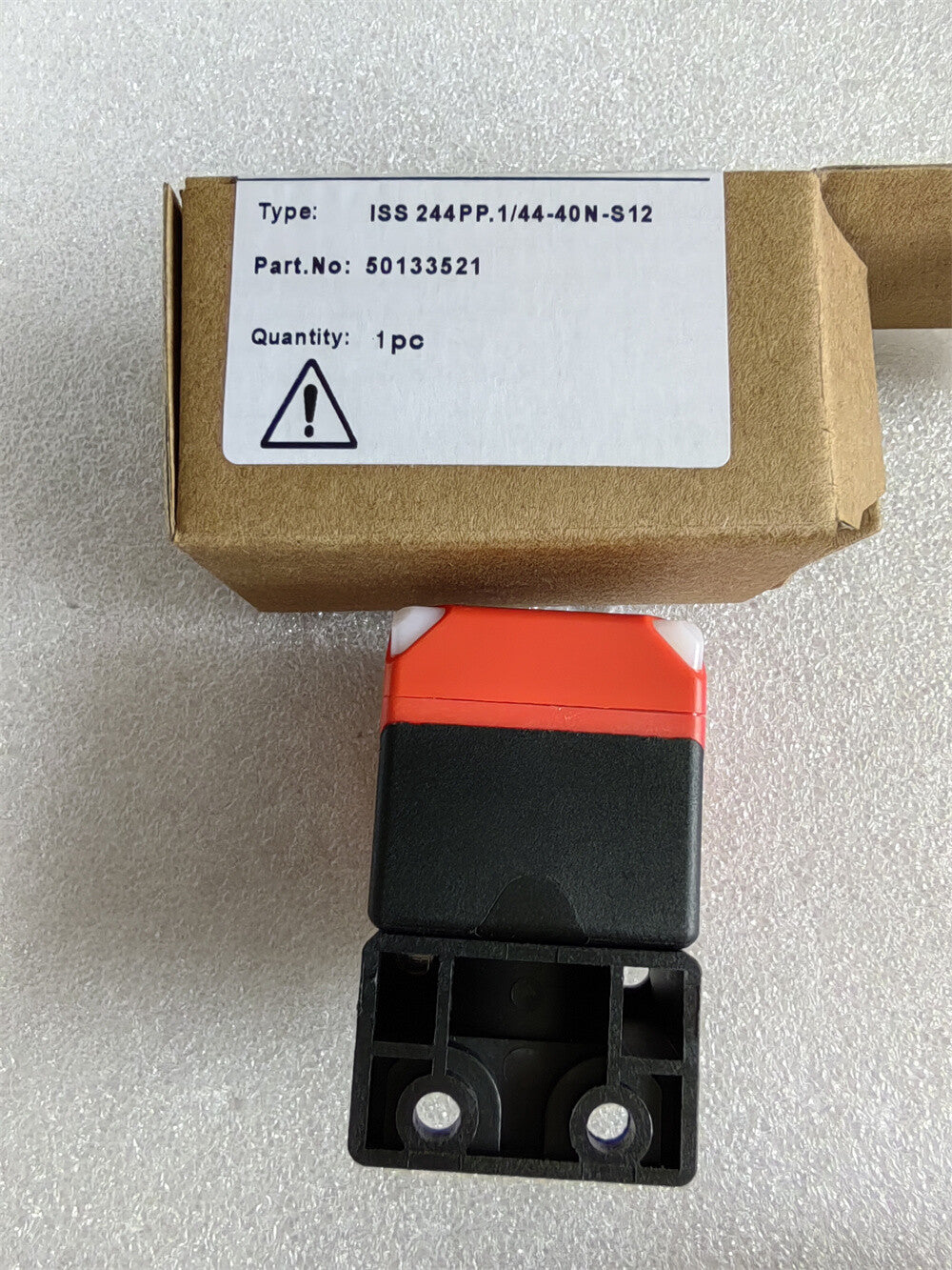 1/Piece For ISS 244PP.1/44-40N-S12 50133521 LEUZE Proximity Switch Sensor