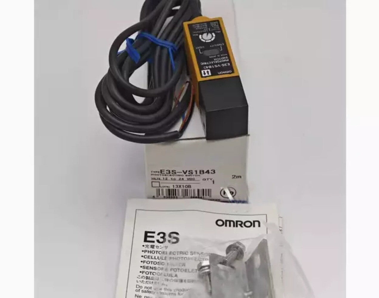 1pcs  Omron E3S-VS1B43 Photoelectric Sensor