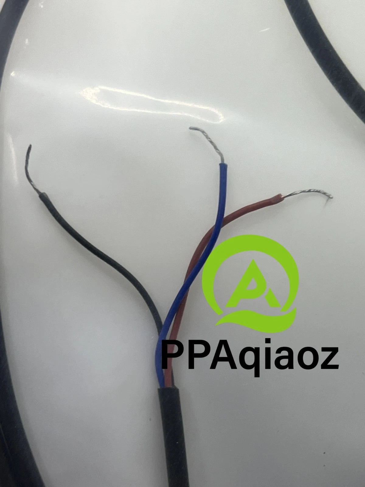 1Pcs  BALLUFF BES 516-3005-G-E4-C-PU-02（BES00H3)sensor Fast delivery