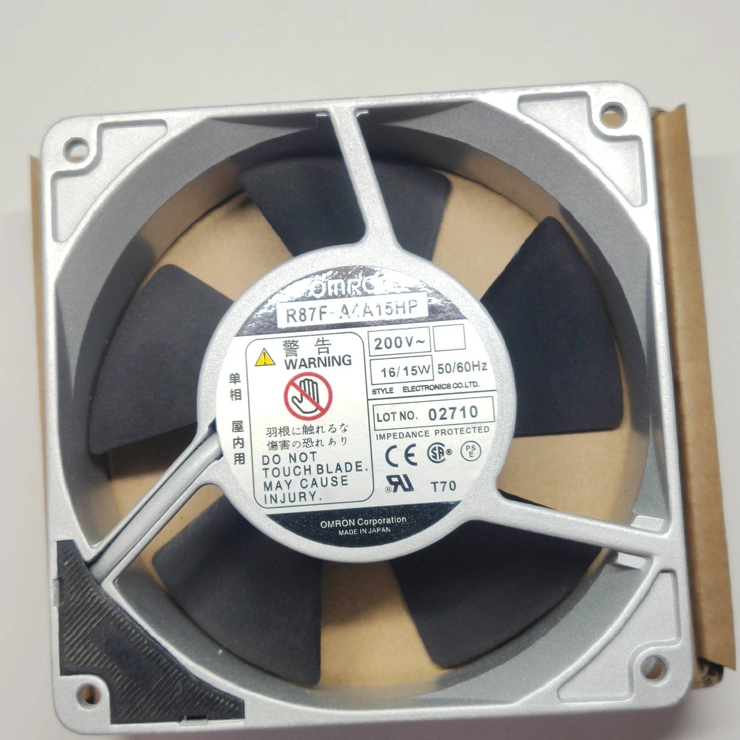1pcs  R87F-A4A15HP    FAN