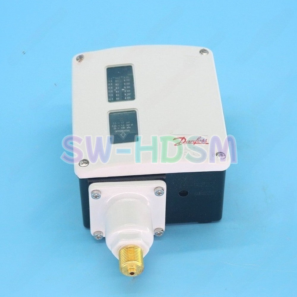 1PCS  for Danfoss 017-523766 RT200 Pressure Switch Freight Free