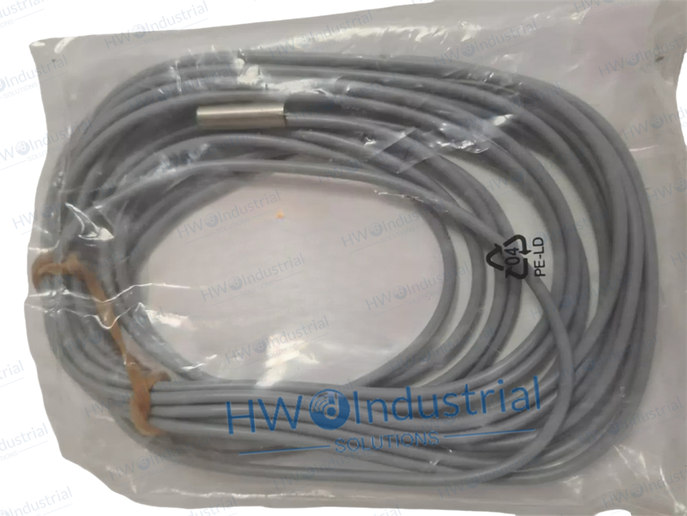 1/piece IFRM 06P3713/L Baumer Inductive Proximity Switch Sensor