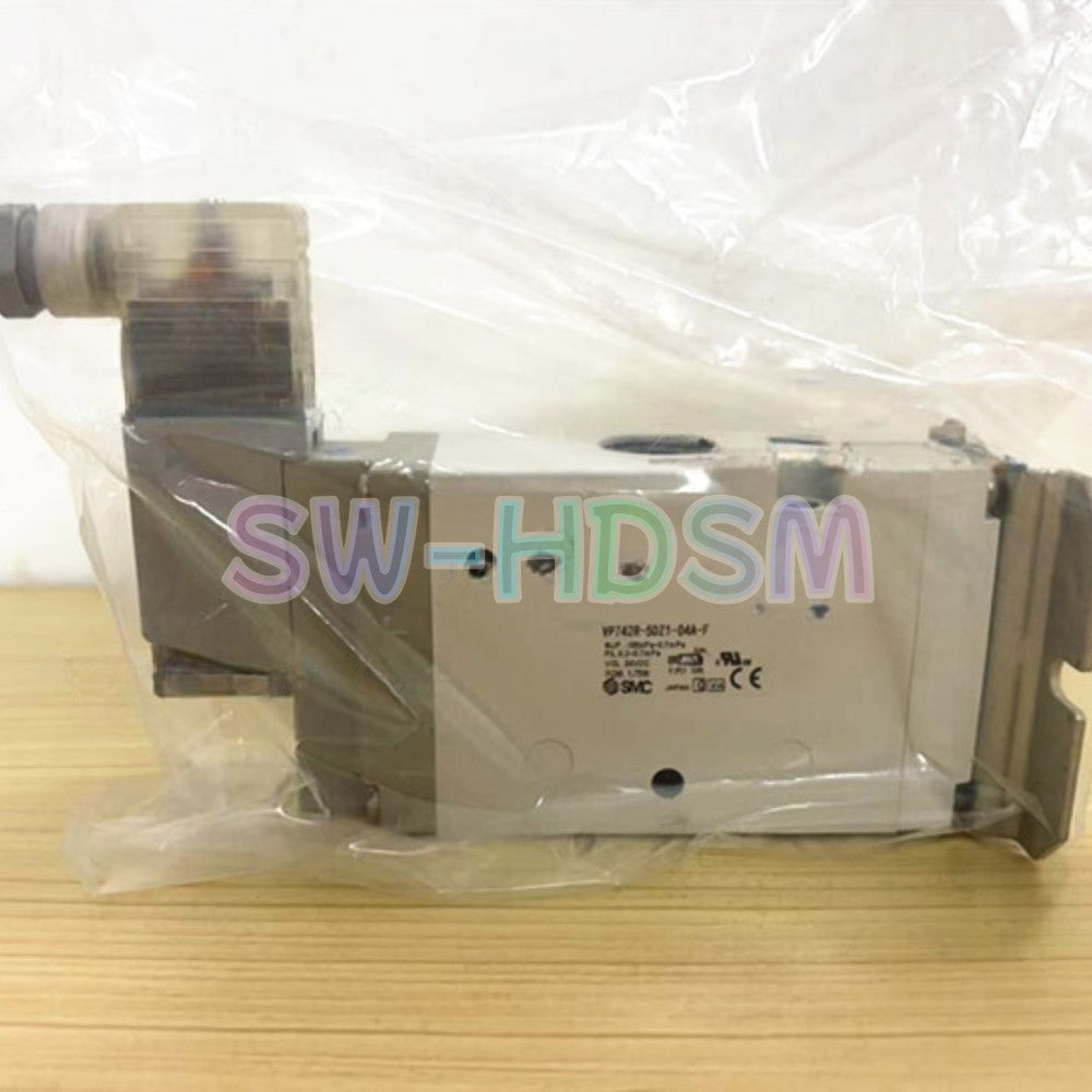 1PCS  for SMC Solenoid Valve VP742R-5DZ1-04A-F Freight Free