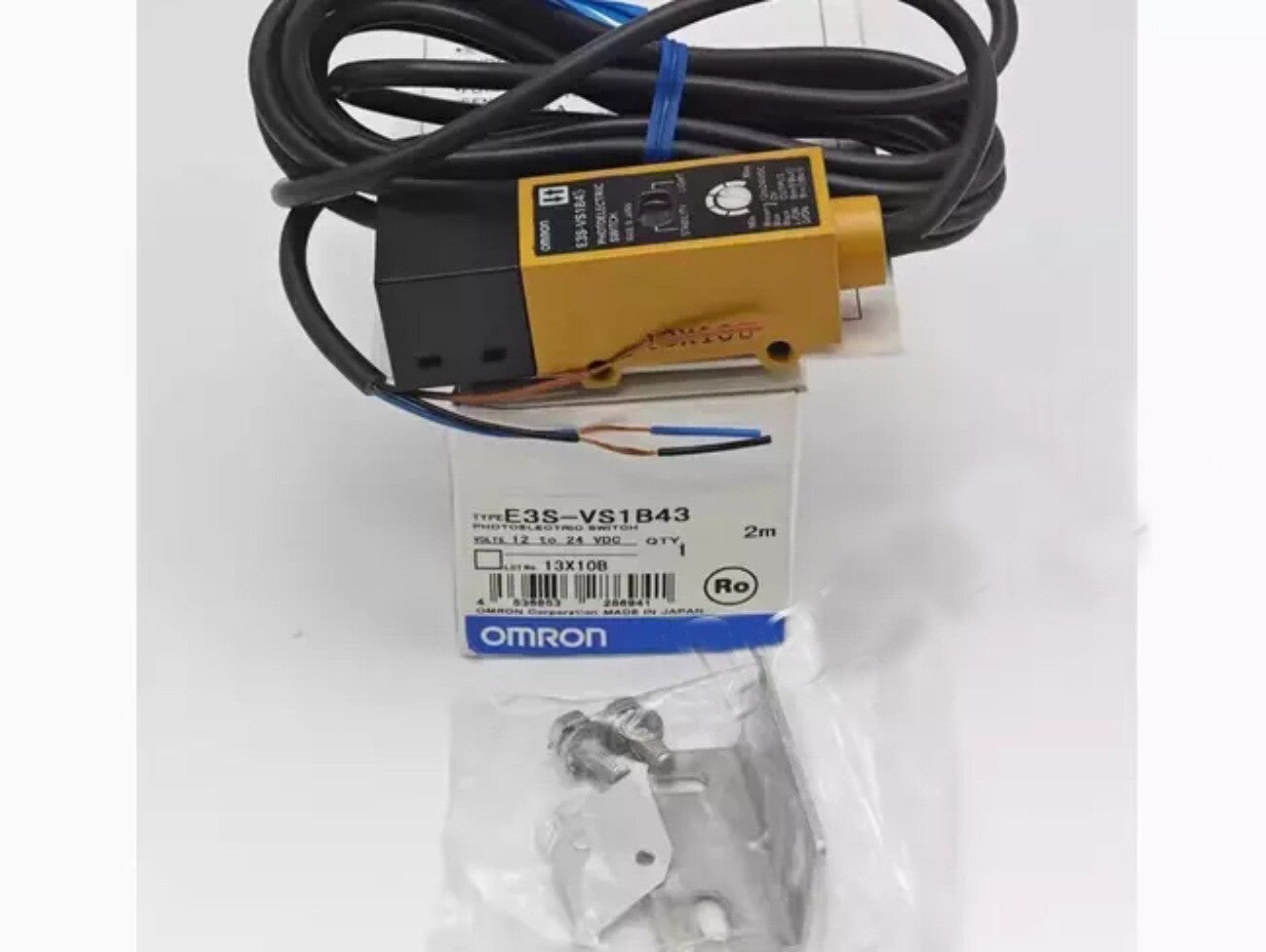 1pcs  Omron E3S-VS1B43 Photoelectric Sensor