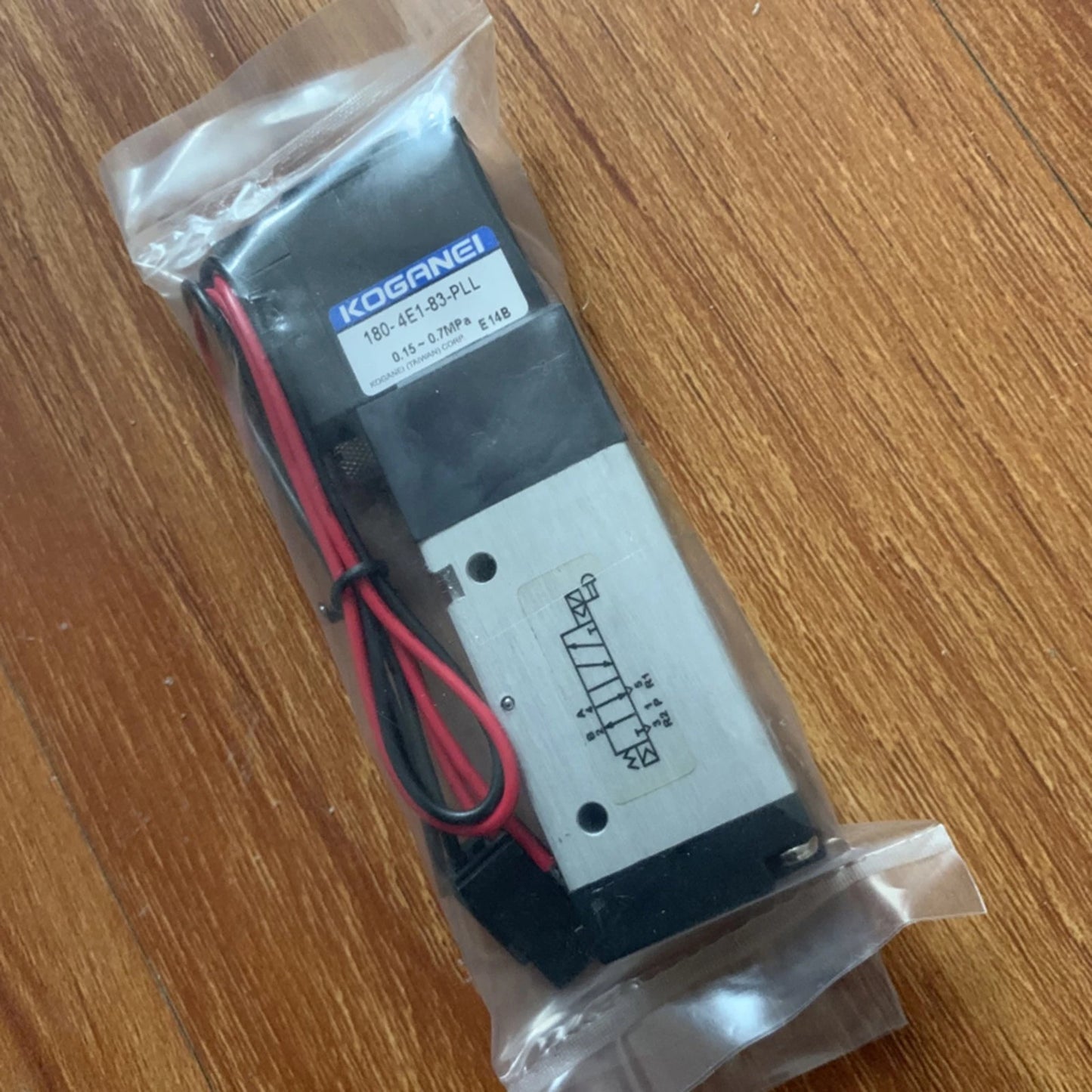 180-4E1-83-PLL Solenoid Valve For KOGANEI Free Shipping #P