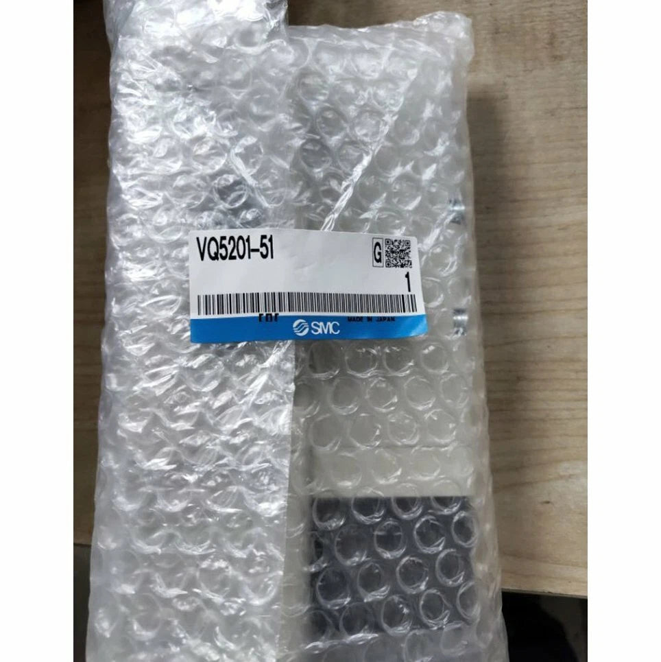 1pc  SMC Solenoid Valve VQ5201-51 VQ5201-51 spot stock #P
