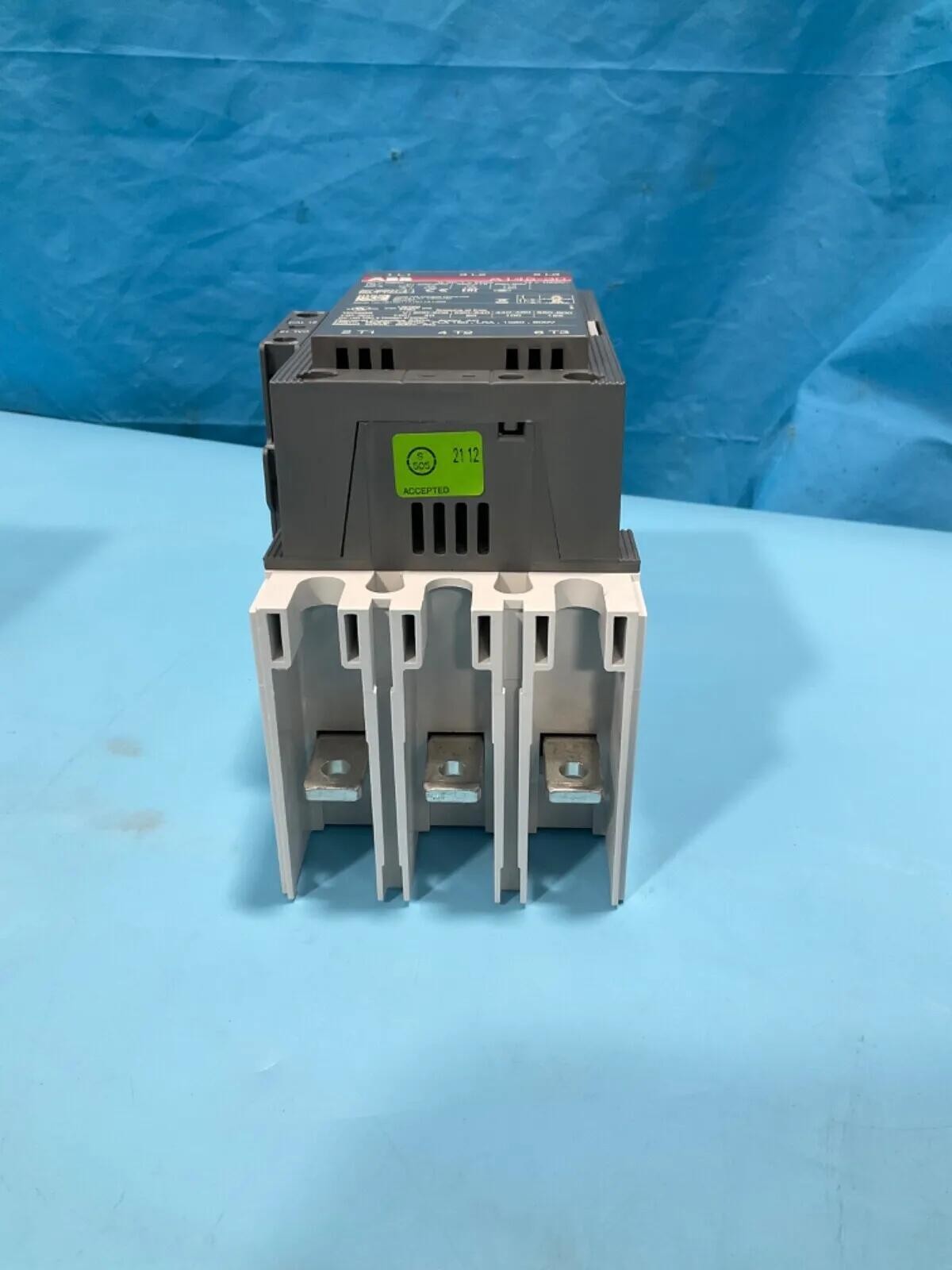 1PC  Boxed ABB A145-30-11-84 3P 120 V coil Contactor