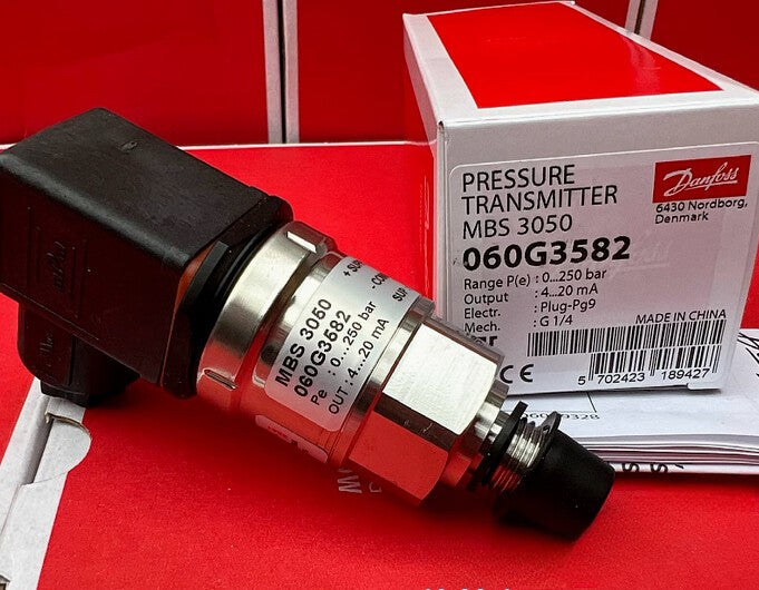 1 pcs For Danfoss MBS 3050 060G3582 Pressure Transmitter