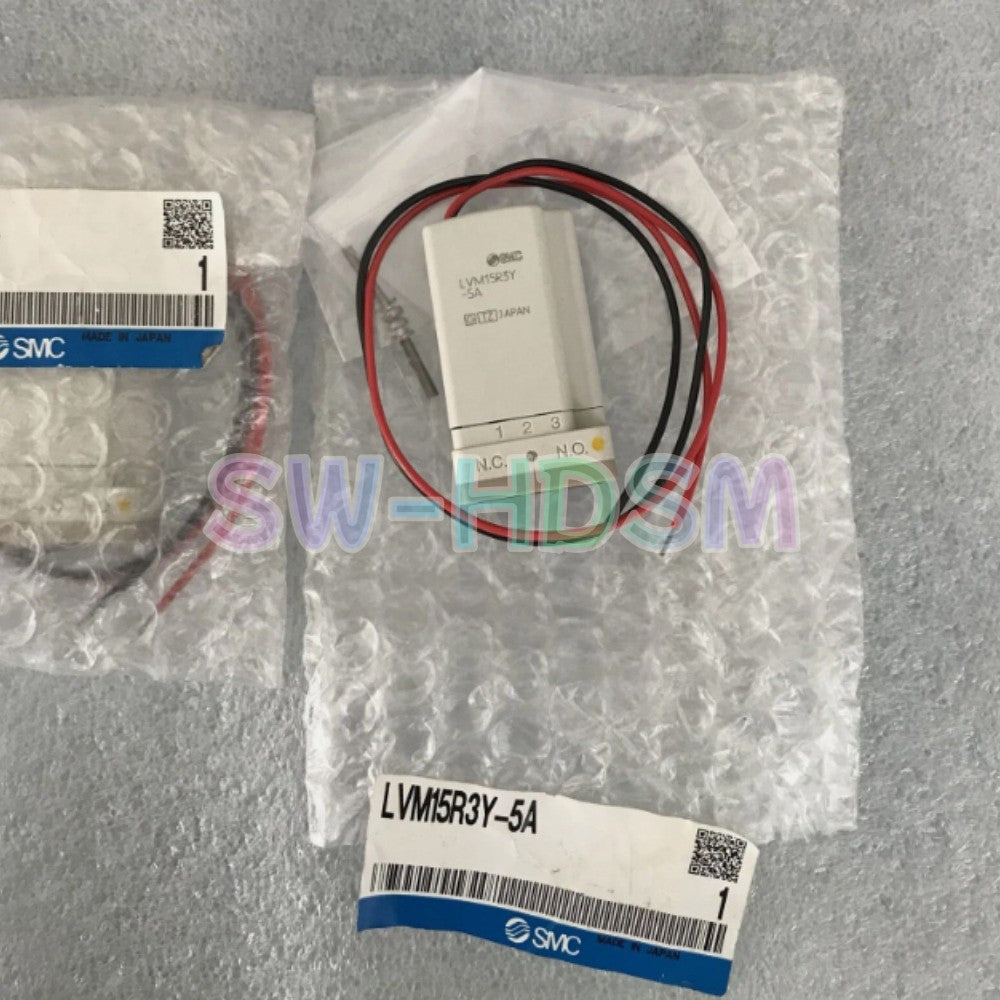 1PCS  for SMC Liquid Solenoid Valve LVM15R3Y-5A Freight Free