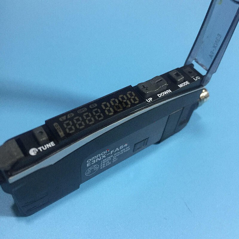 1PC  OMRON E3NX-FA54 photoelectric switch sensor