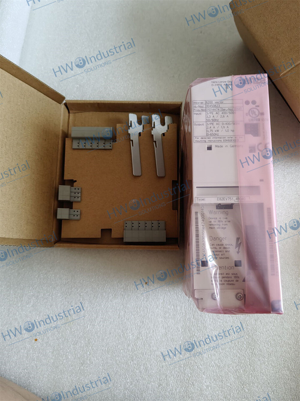 1/Piece LENZE Inverter E82EV751K4B040 E82EV751_4B040 Frequency Converter