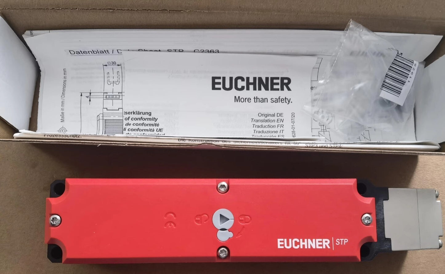 1Pcs  STP3A-4141A024MC2363 Safety Switch