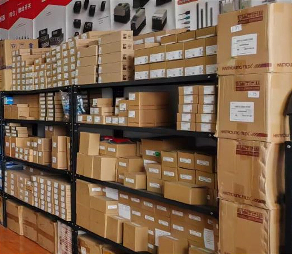 1/piece CP2E-18R8PO CP2E-18R8P0 Proximity Switch Sensor HANYOUNGNUX