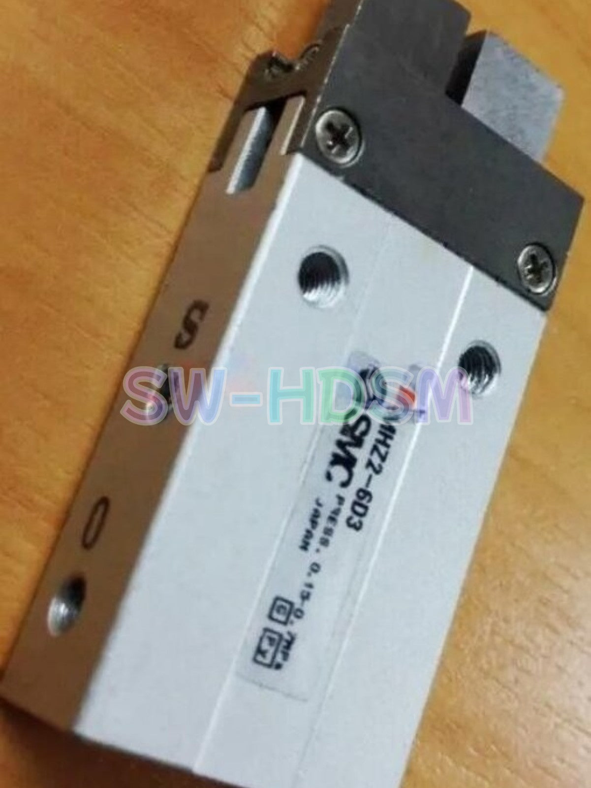 1PCS  For SMC Cylinder MHZ2-6D3 freight free