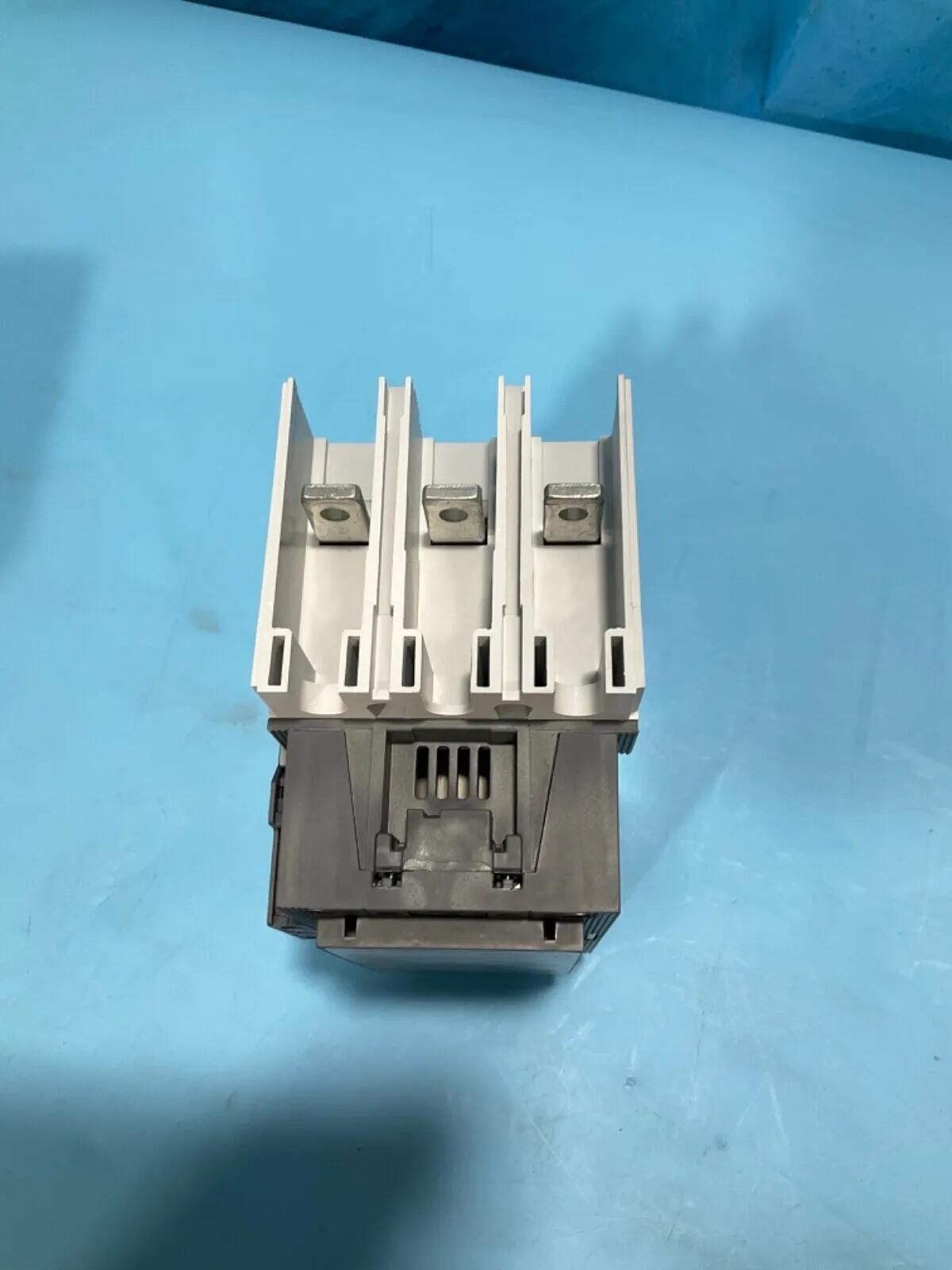 1PC  Boxed ABB A145-30-11-84 3P 120 V coil Contactor