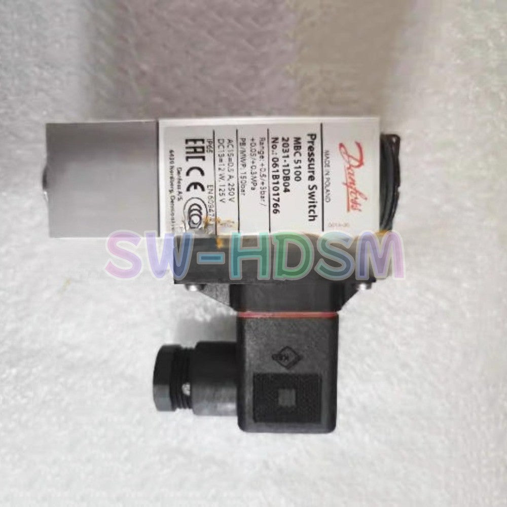 1PCS  for Danfoss 061B101766 Pressure Switch Freight Free