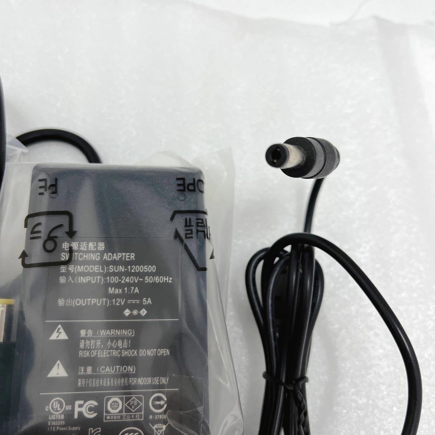 1PCS SWITCHING ADAPTER POWER SUPPLY SUN-1200500 12V 5A