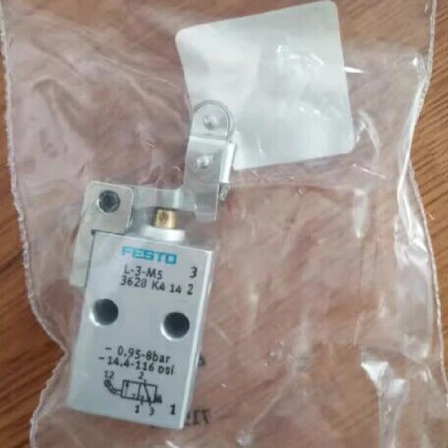 1pcs  Festo L-3-M5 3628 Roller lever valve fast Ship #YP1 #P