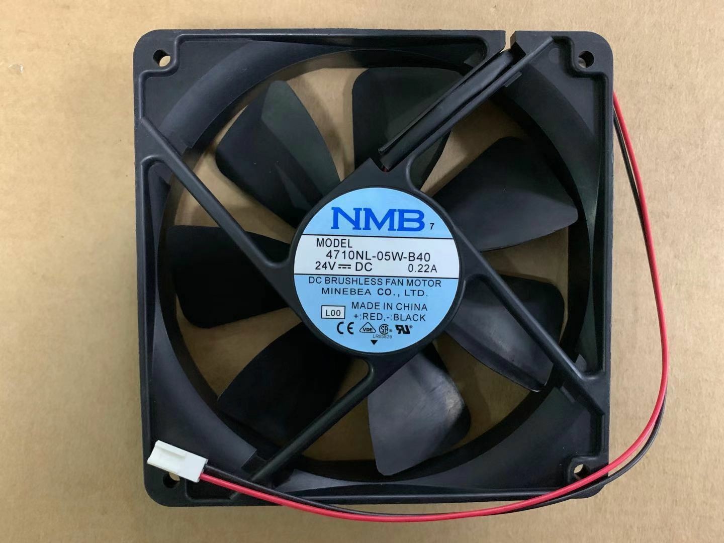 1PC Double ball cooling fan 24VDC 0.22A 120x120x25mm 2pin 4710NL-05W-B40