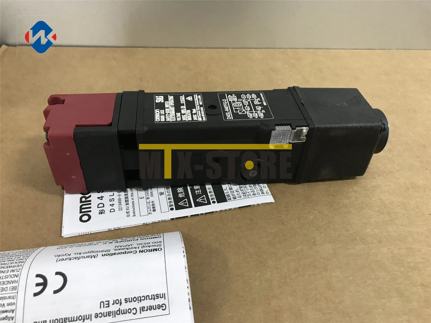 1PC   Omron safety door switch D4SL-N4FFG-D #P