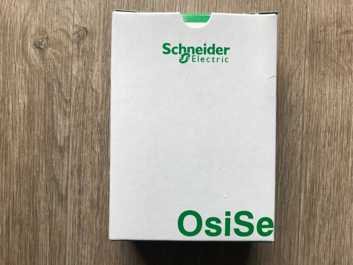 1PC  Schneider XT118B1PAL2 Free Shipping     &R1 #C #P