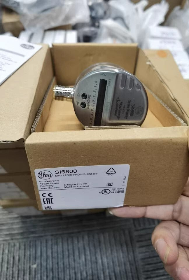 1pcs  IFM SI6800 Flow Sensors