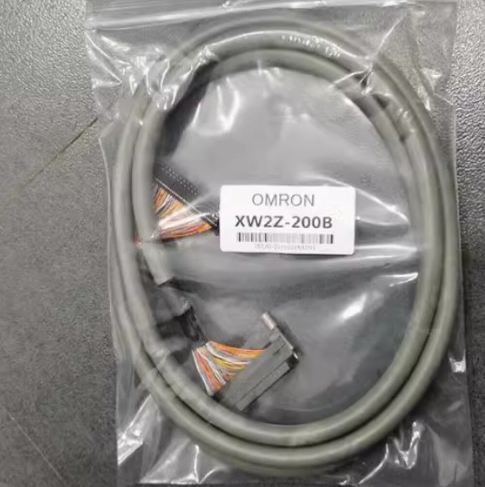 1pcs For Omron XW2Z-200B connecting cable