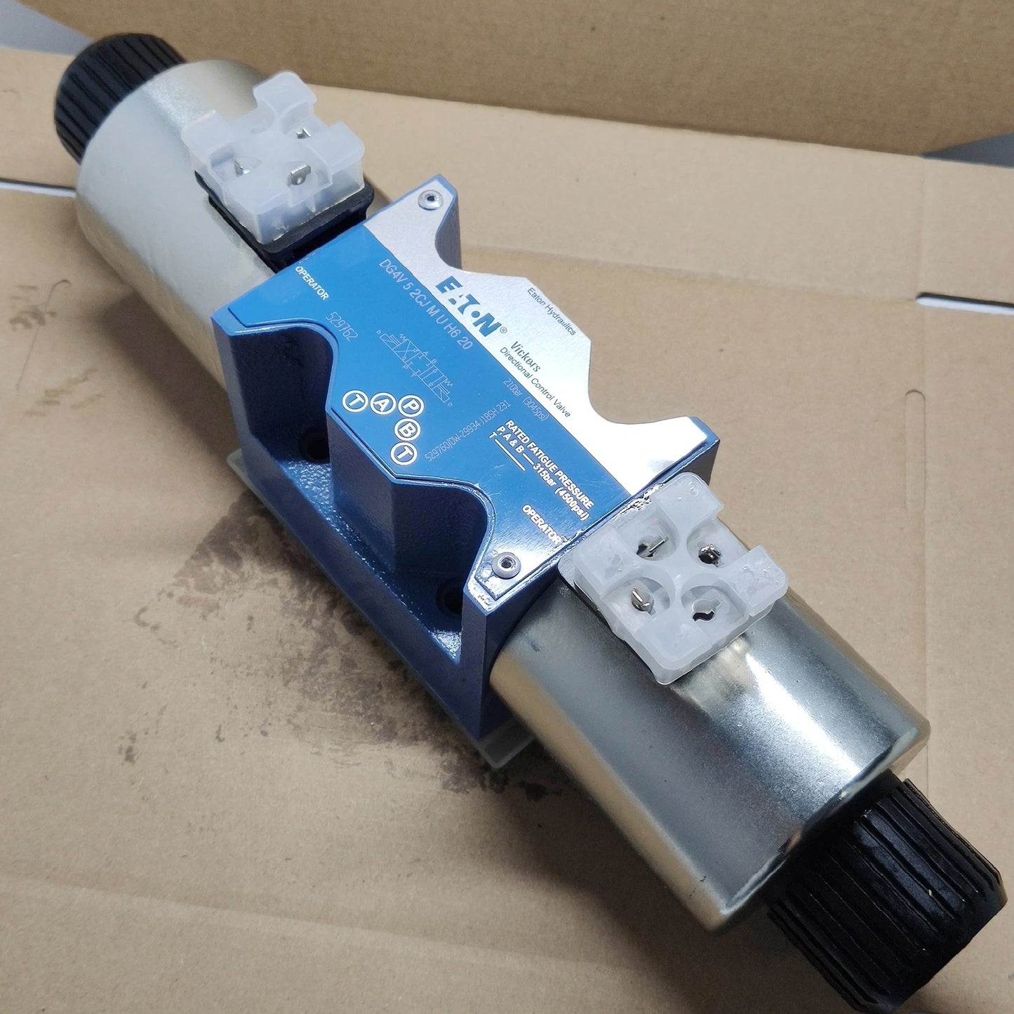 1PC DG4V-5-2CJ-M-U-H6-20 DG4V52CJMUH620 DG4V 5 2CJ M U H6 20 /   valve