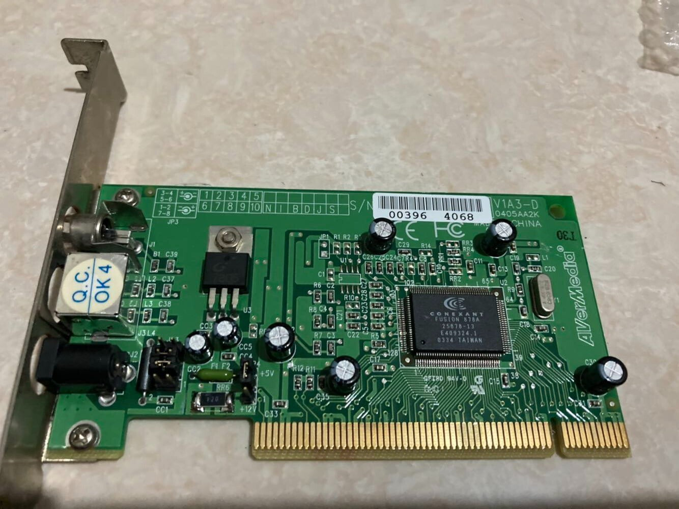 1Pcs  AverMedia V1A3-D V1A3-E Acquisition card