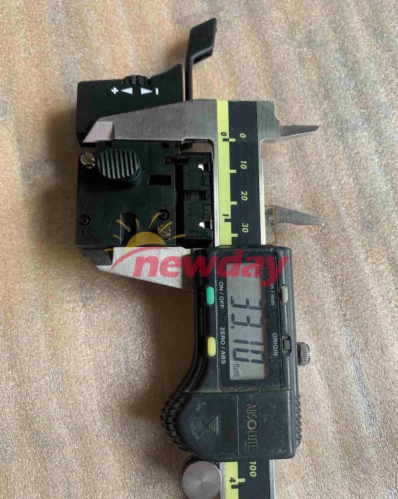 CAPAX-03 MOD:35-83 MOD 35 83 Switch 7(7)A 250V AC 5E4 ADJ FOR 230V 38-8/3