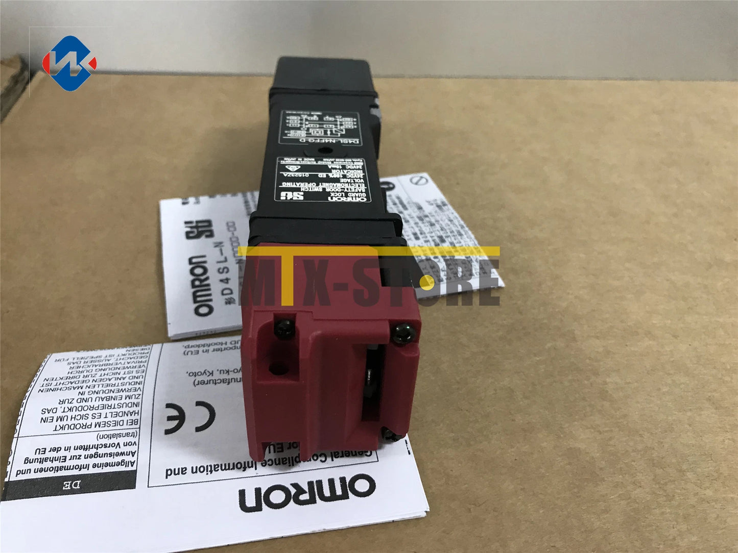 1PC   Omron safety door switch D4SL-N4FFG-D #P
