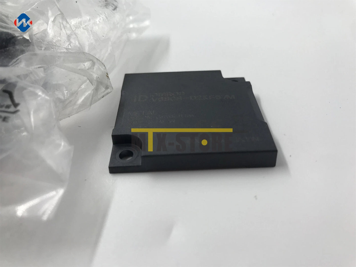 1PCS  OMRON V680S-D2KF67M #P