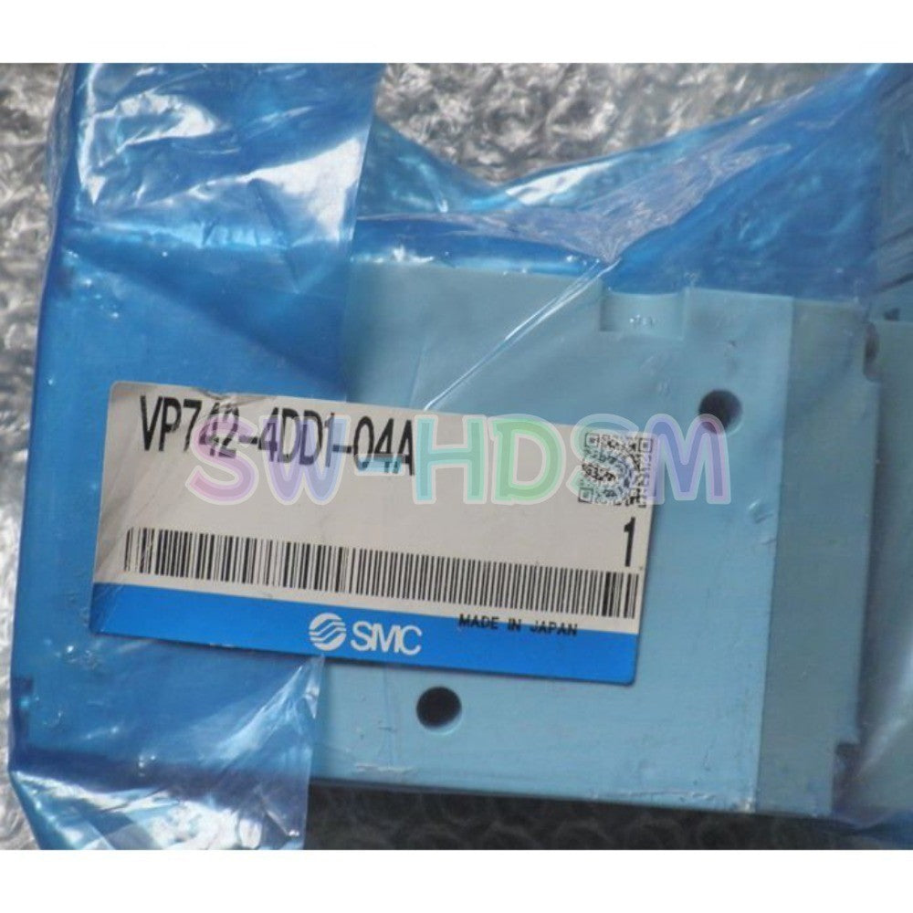 1PCS  for SMC Solenoid Valve VP742-4DD1-04A Freight Free