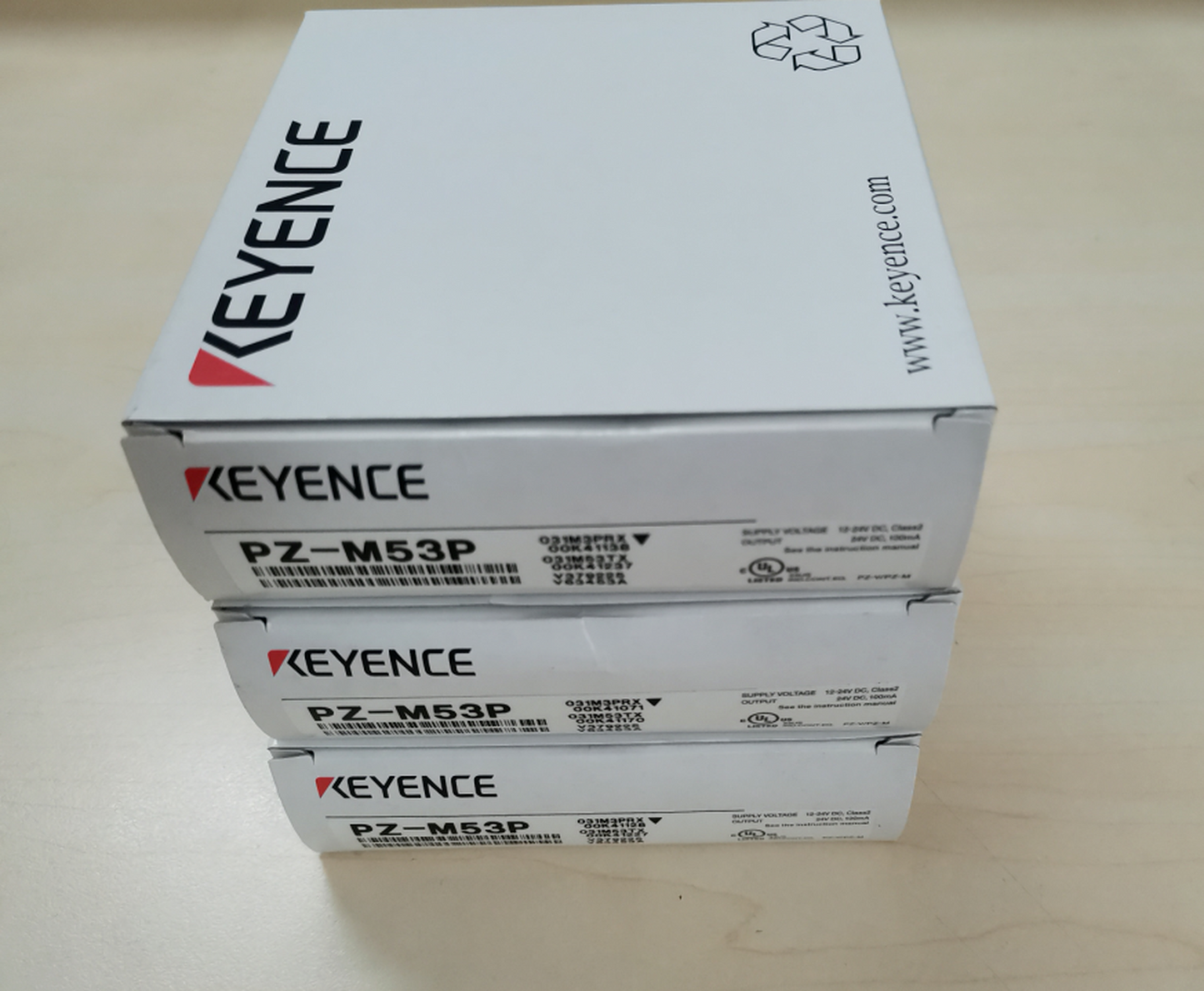 1pcs KEYENCE PZ-M53P Photoelectric Sensor