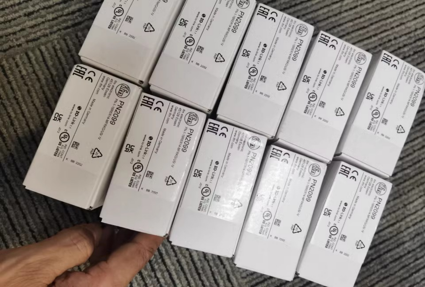1pcs   IFM PN2099 Sensor