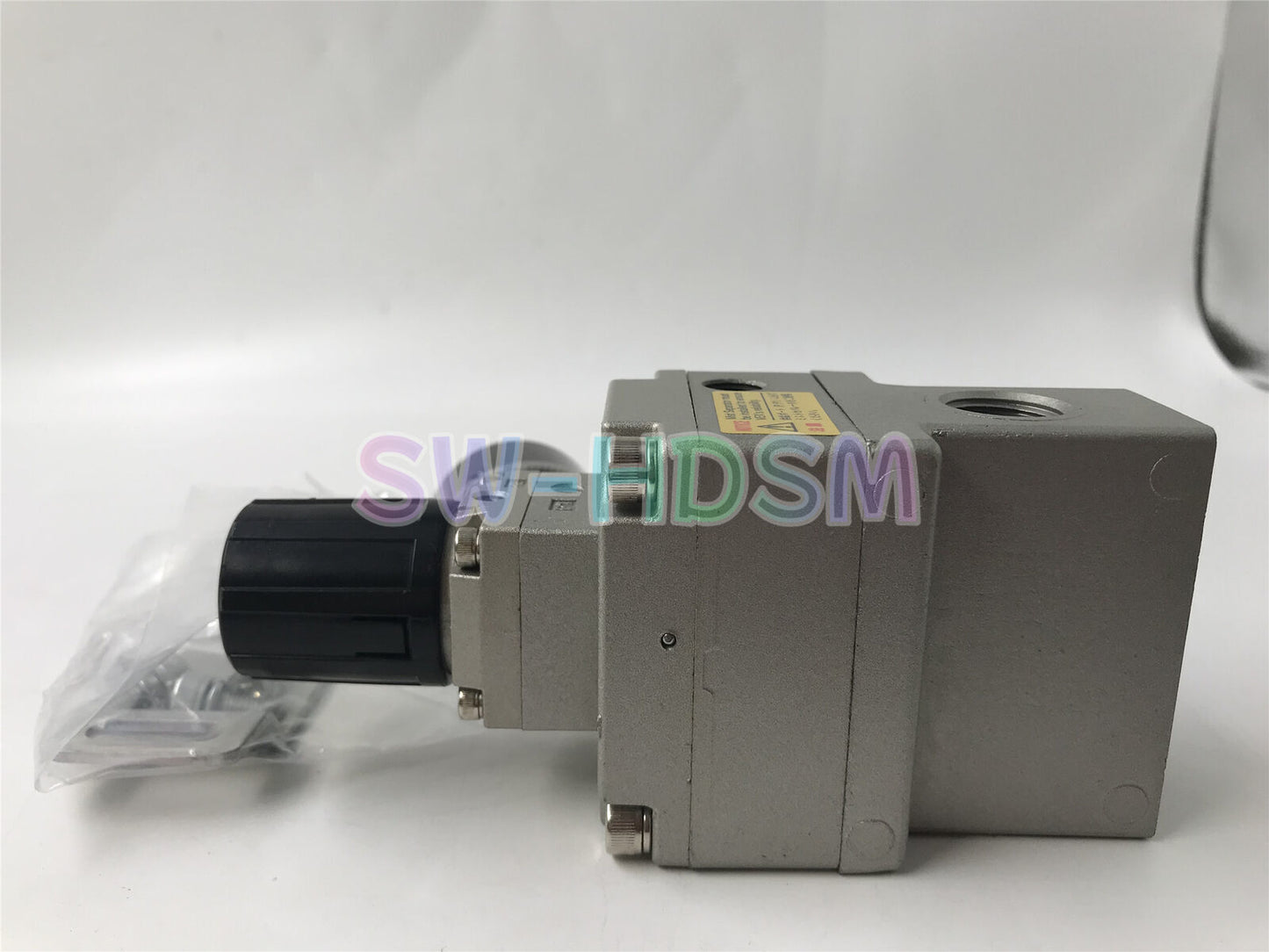 1PCS  for SMC VEX1333-03 pressure reducing valve Freight Free